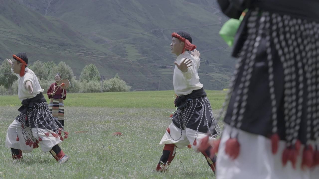 高原草地民族舞蹈