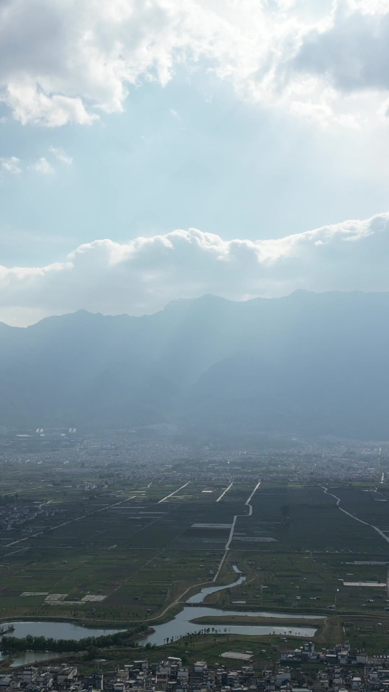 山间小镇的宁静时光