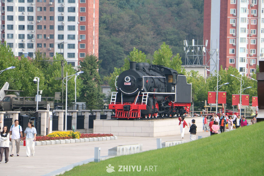 城市中的复古蒸汽火车