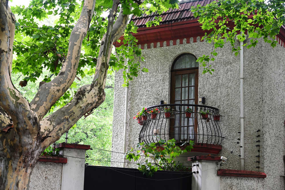 上海武康路有阳台的欧式花园洋房