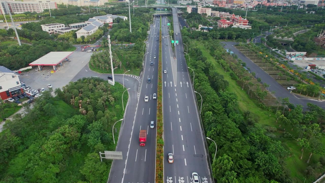 航拍高速乐园交通景观