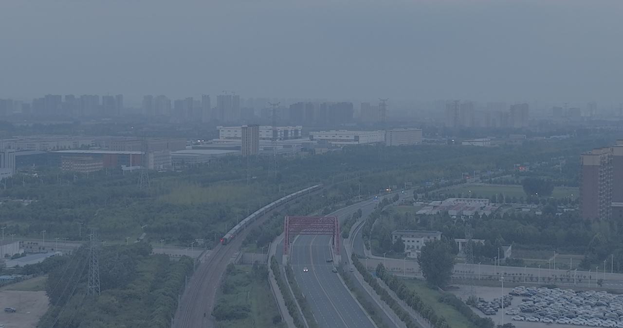 城市交通与自然交织
