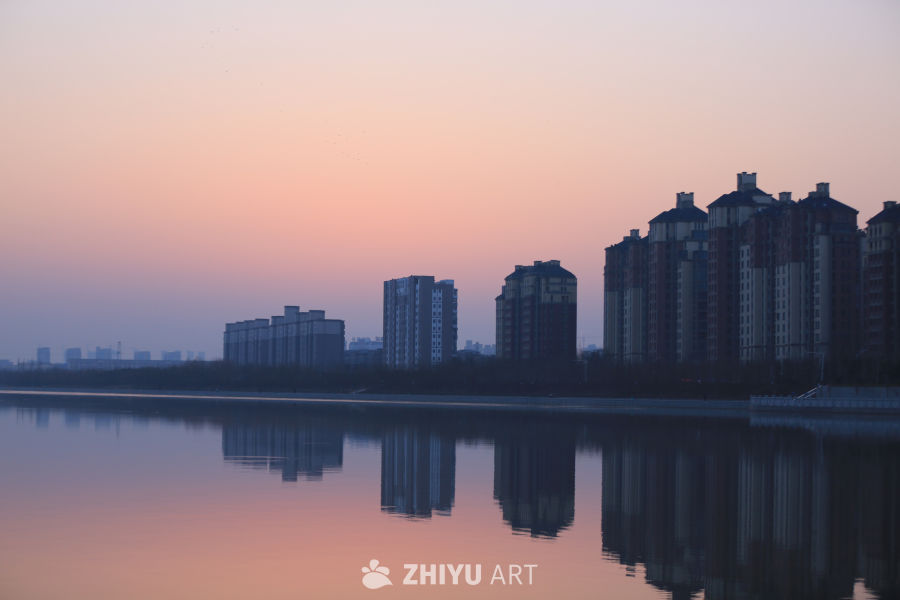 日落下的城市剪影