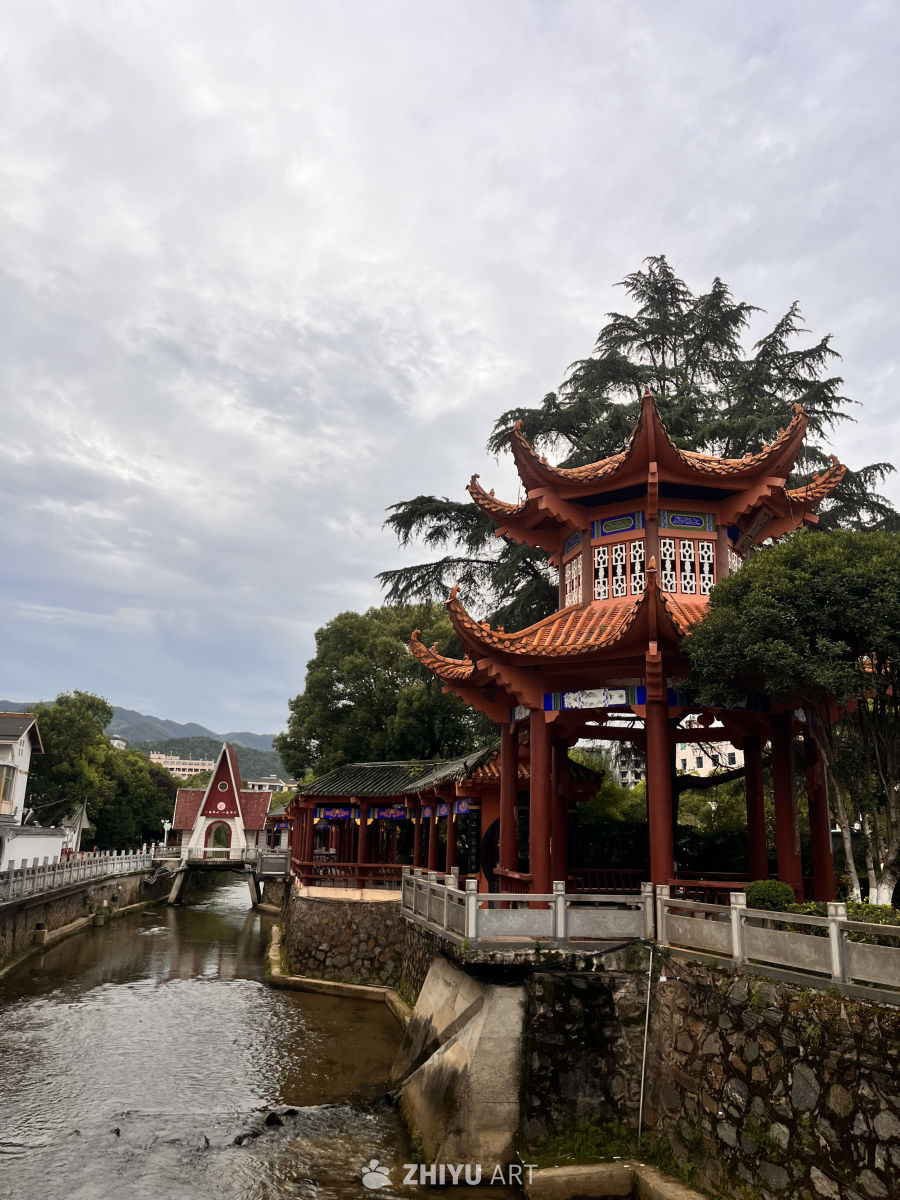古亭静谧河畔
