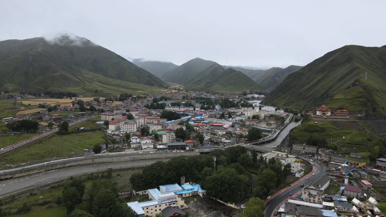 雨中新都桥航拍 13