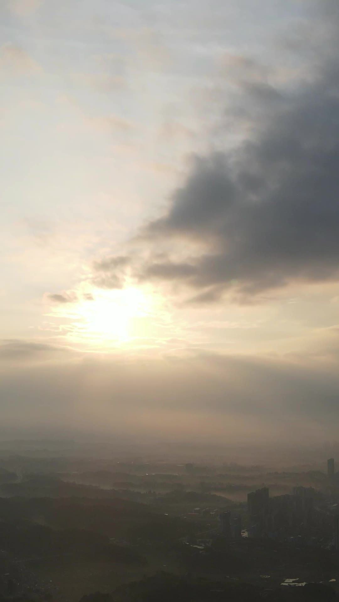 大山日出日落晚霞夕阳竖屏航拍
