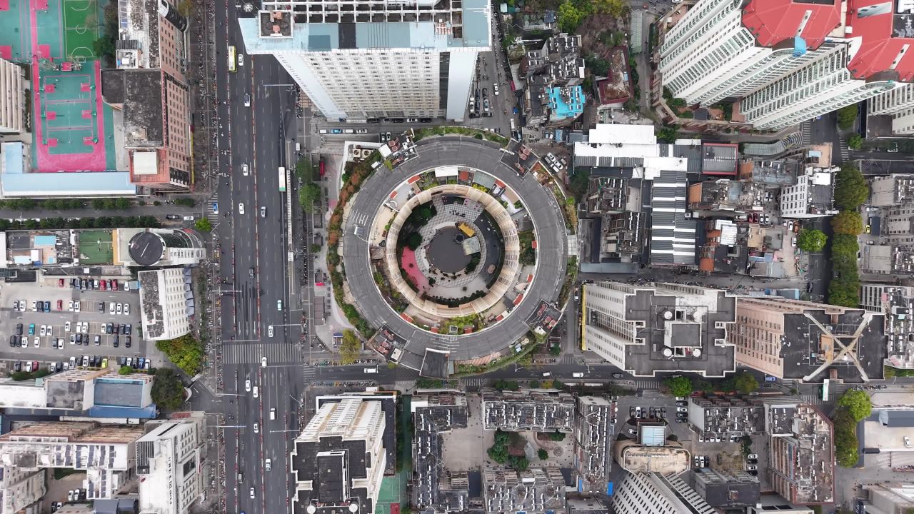 城市中心的圆环枢纽