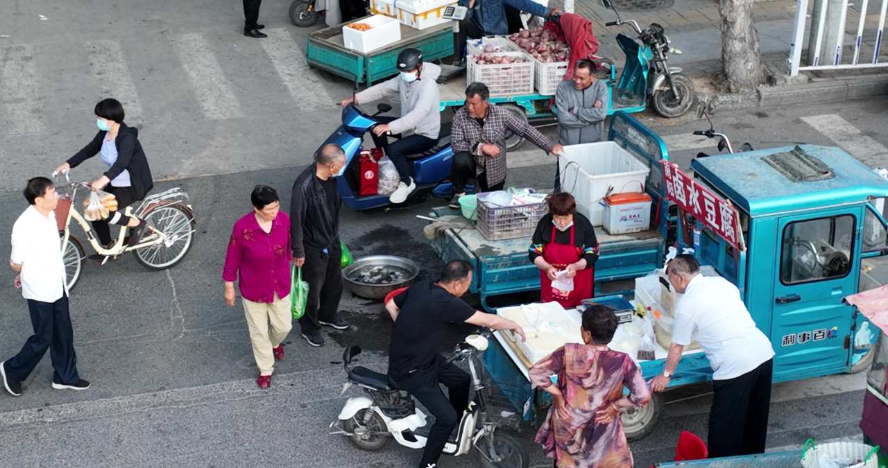 街头市场交易场景