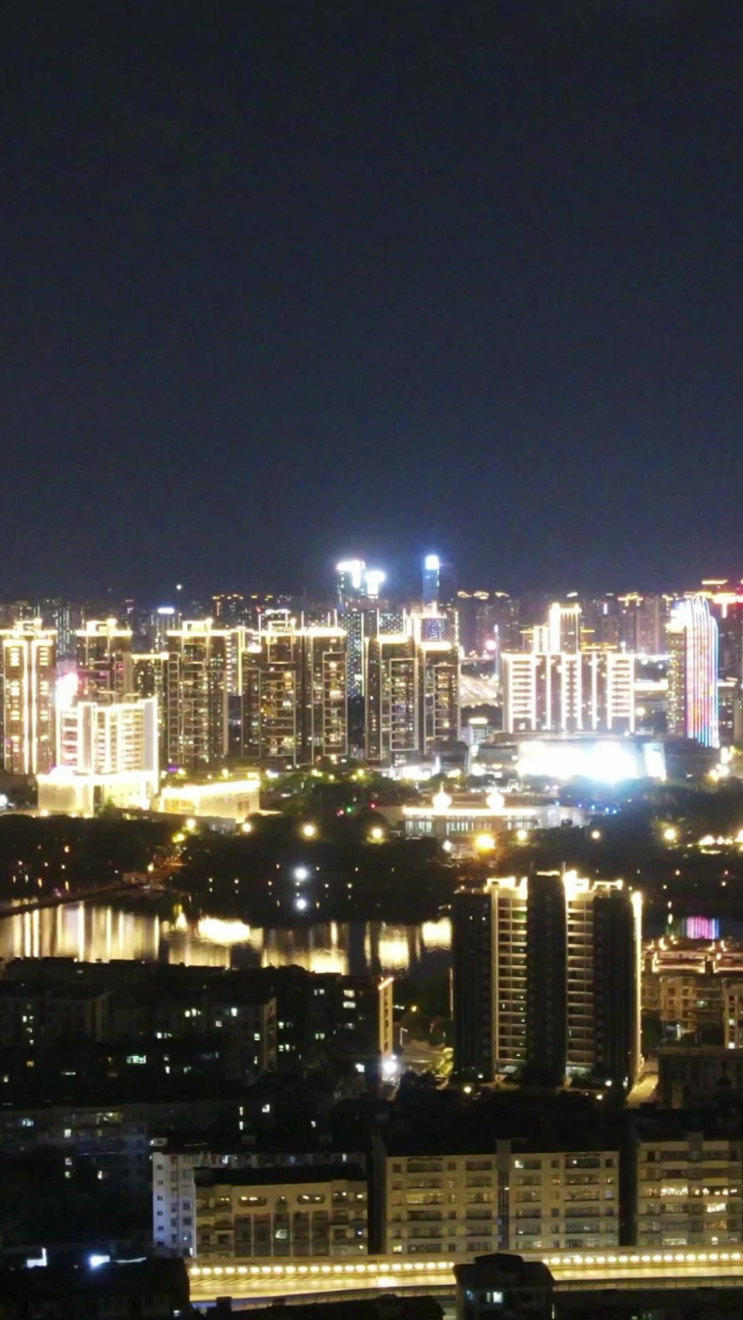  江西赣州夜景移动延时竖屏航拍