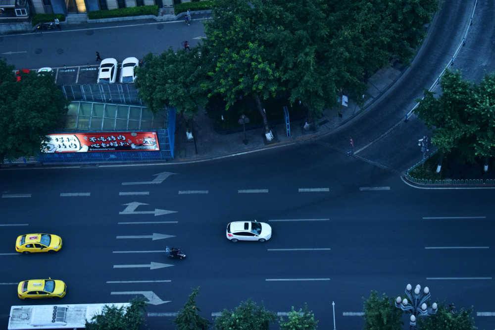 马路南坪南岸汽车室外