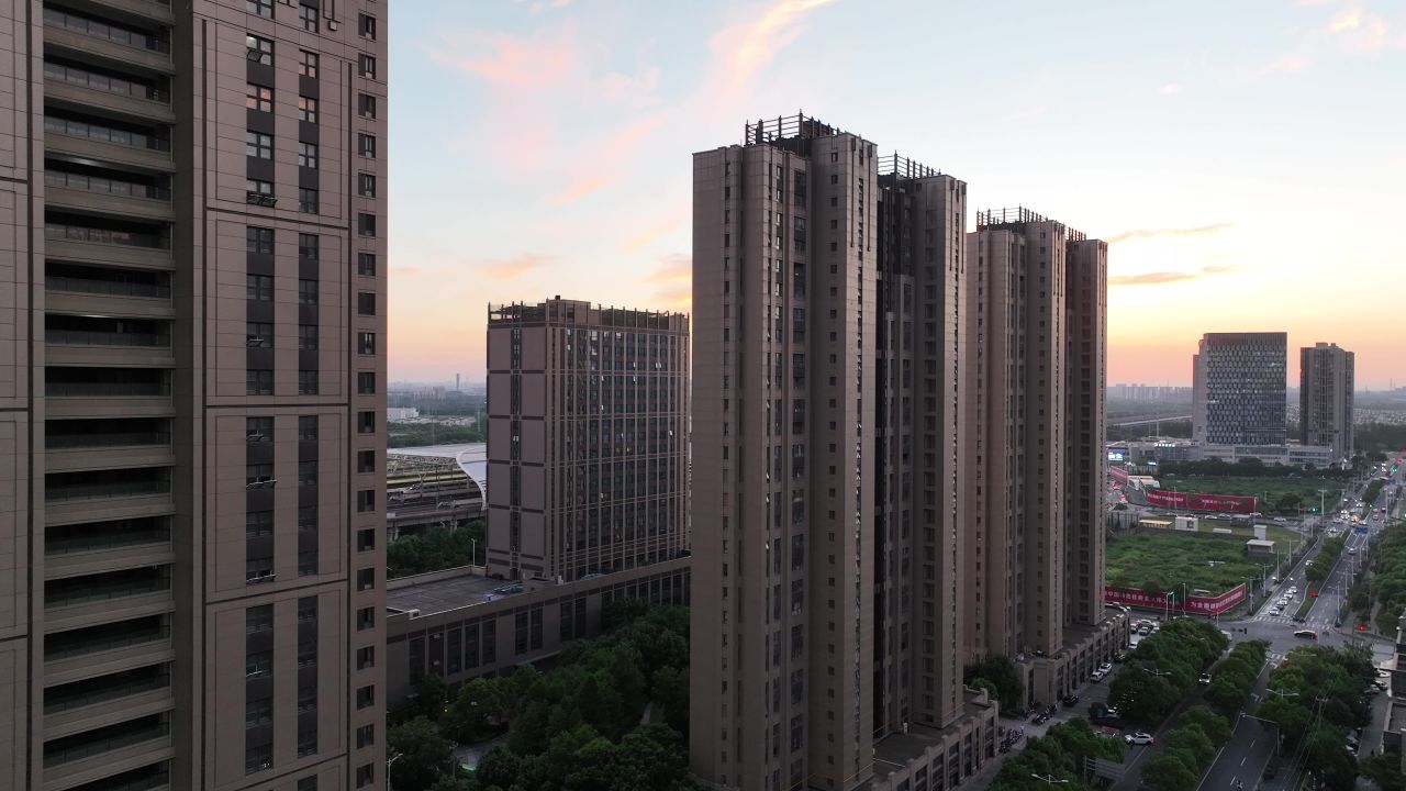 4K航拍昆山南站周围