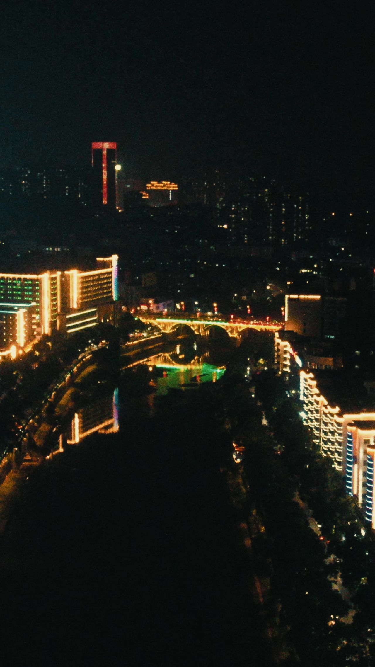 湖南常德城市夜景灯光竖屏航拍