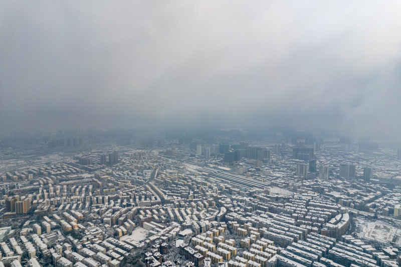 冬天雪景森林城市航拍摄影图