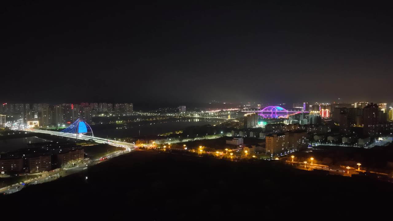 夜幕下的城市风光