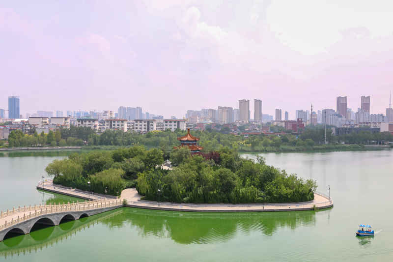 湖中小岛
