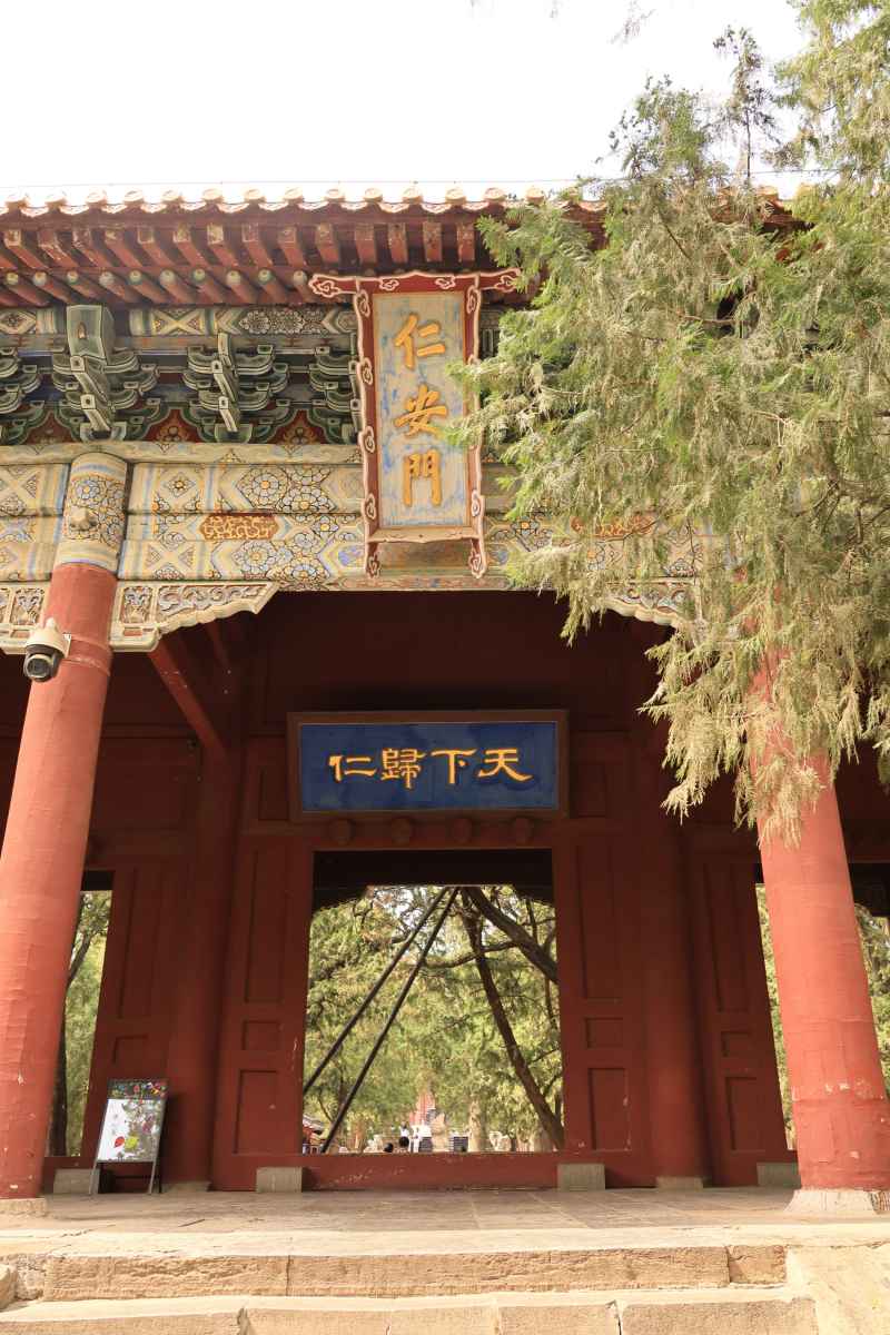 岱庙仁安门素材