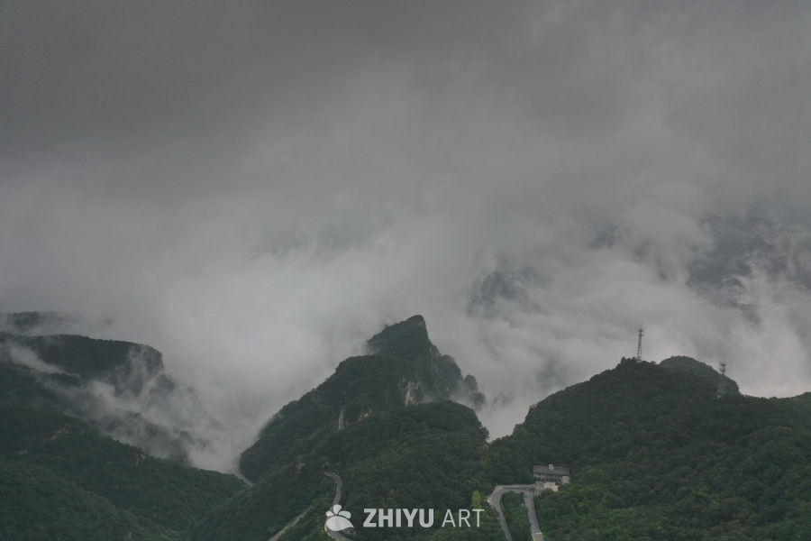 云海山间