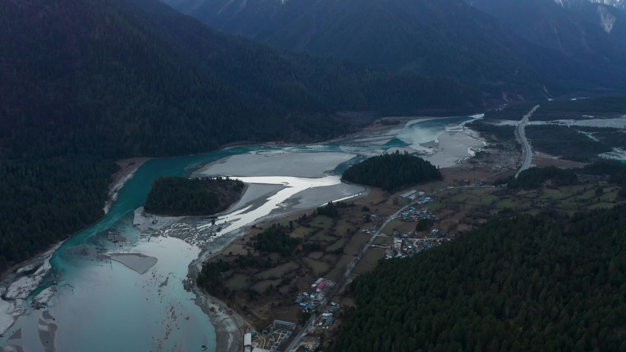 航拍西藏古乡湖风景