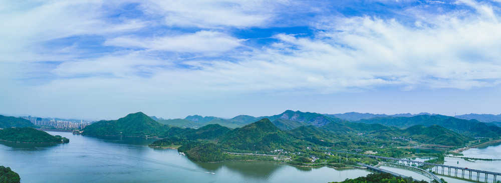 航拍杭州临安青山湖景区
