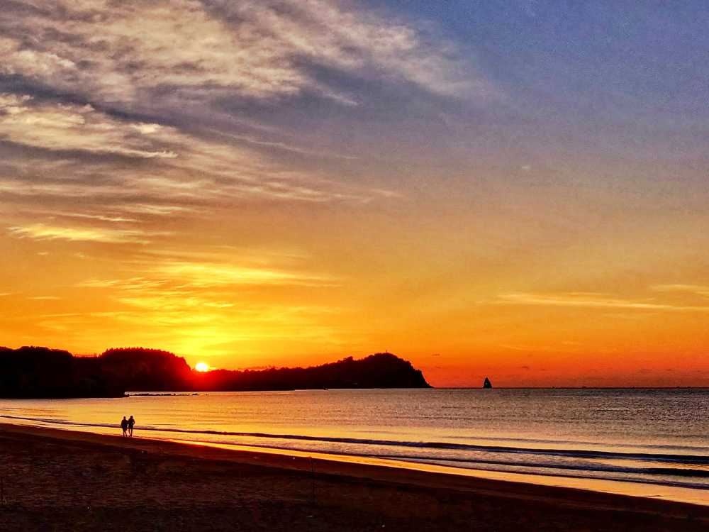 石老人浴场海上日出