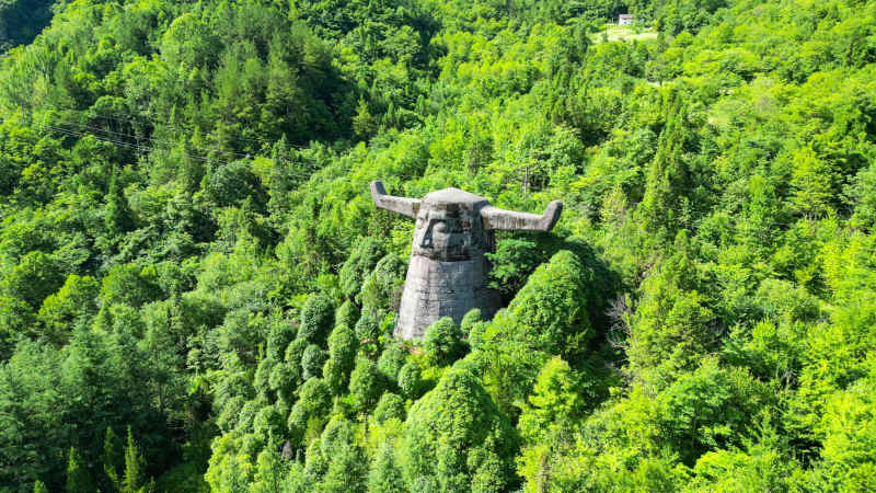  航拍湖北神农架神农坛5A景区