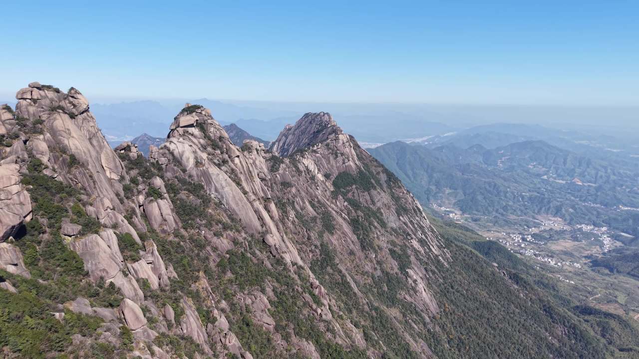 黄山奇石与悬索桥