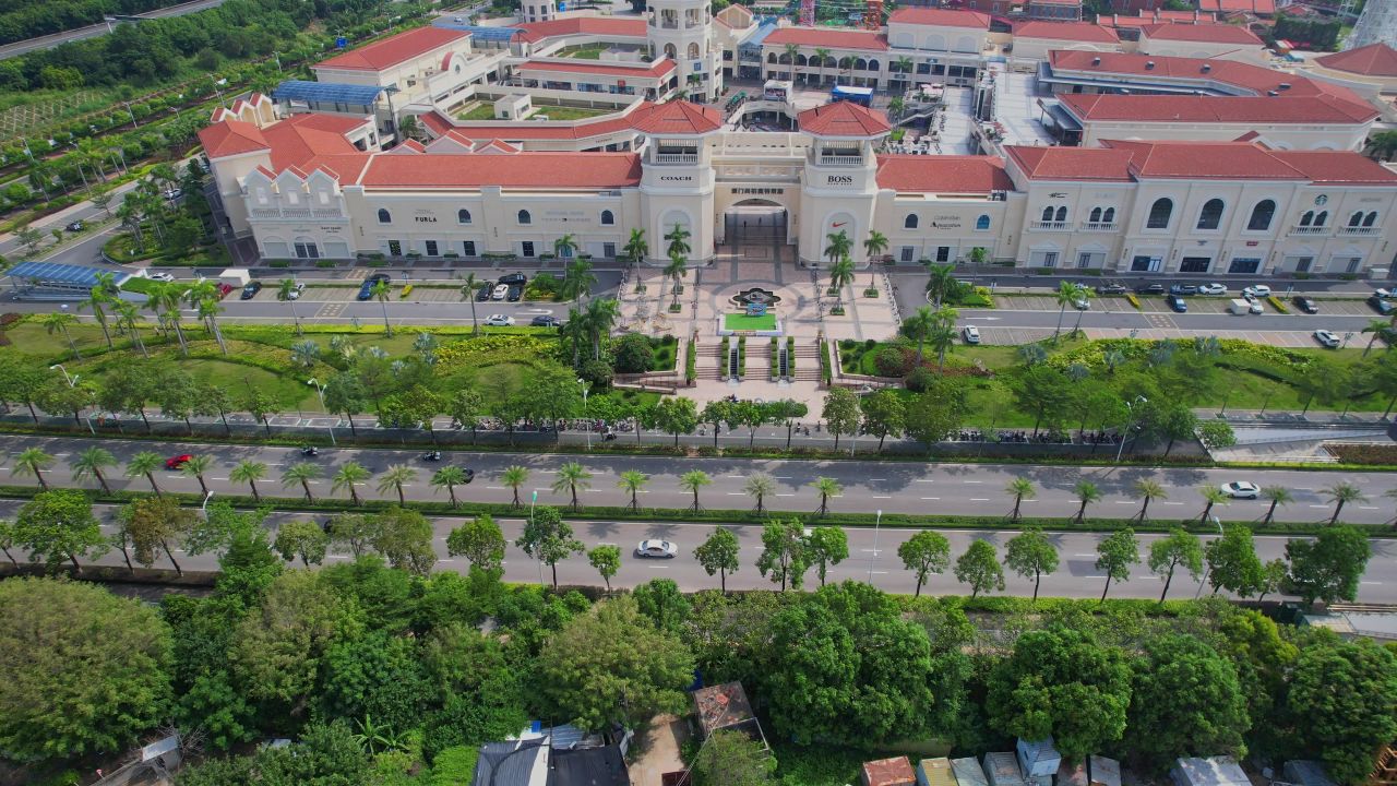 航拍厦门尚柏奥特莱斯