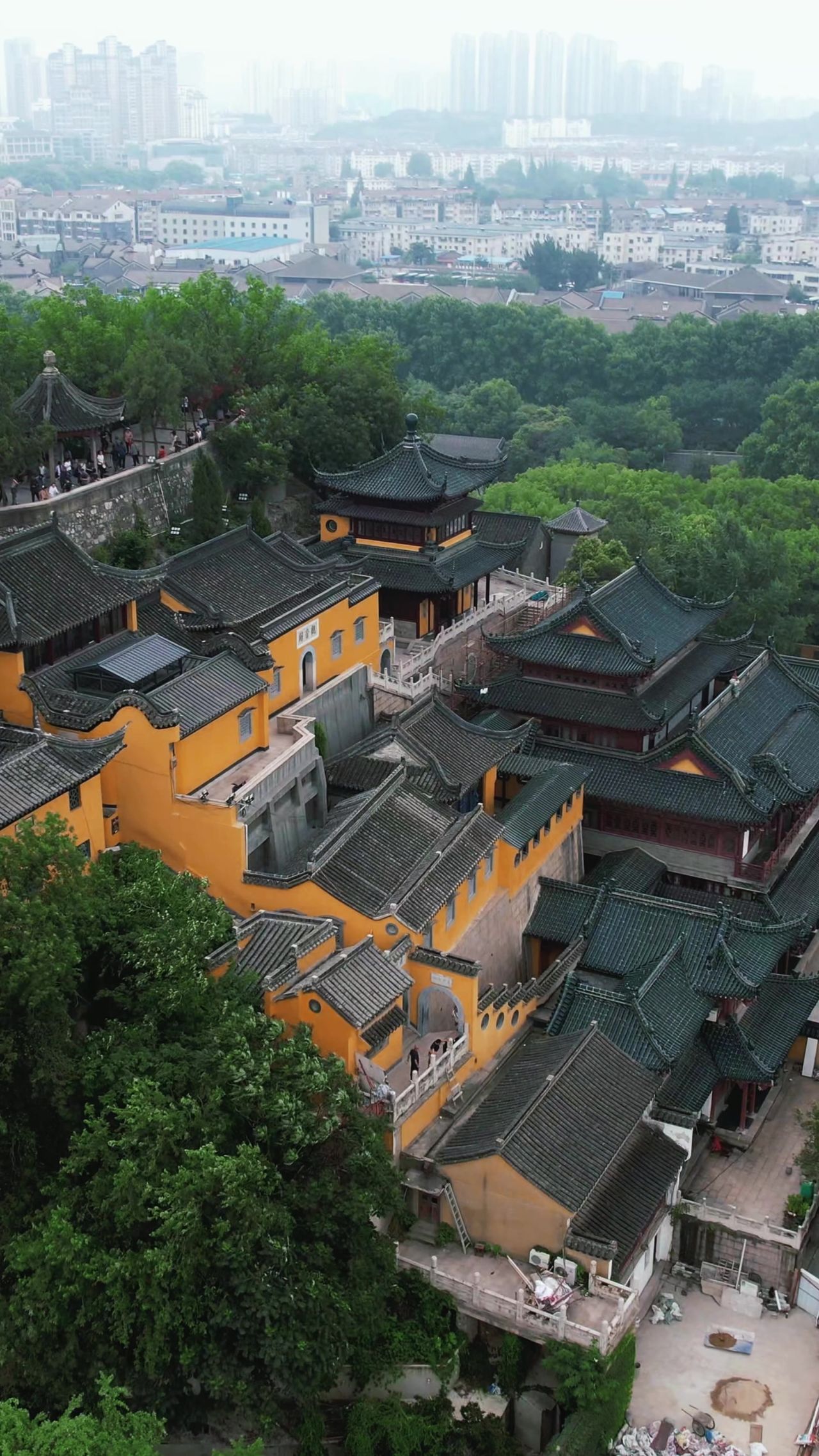 镇江金山寺竖屏航拍 