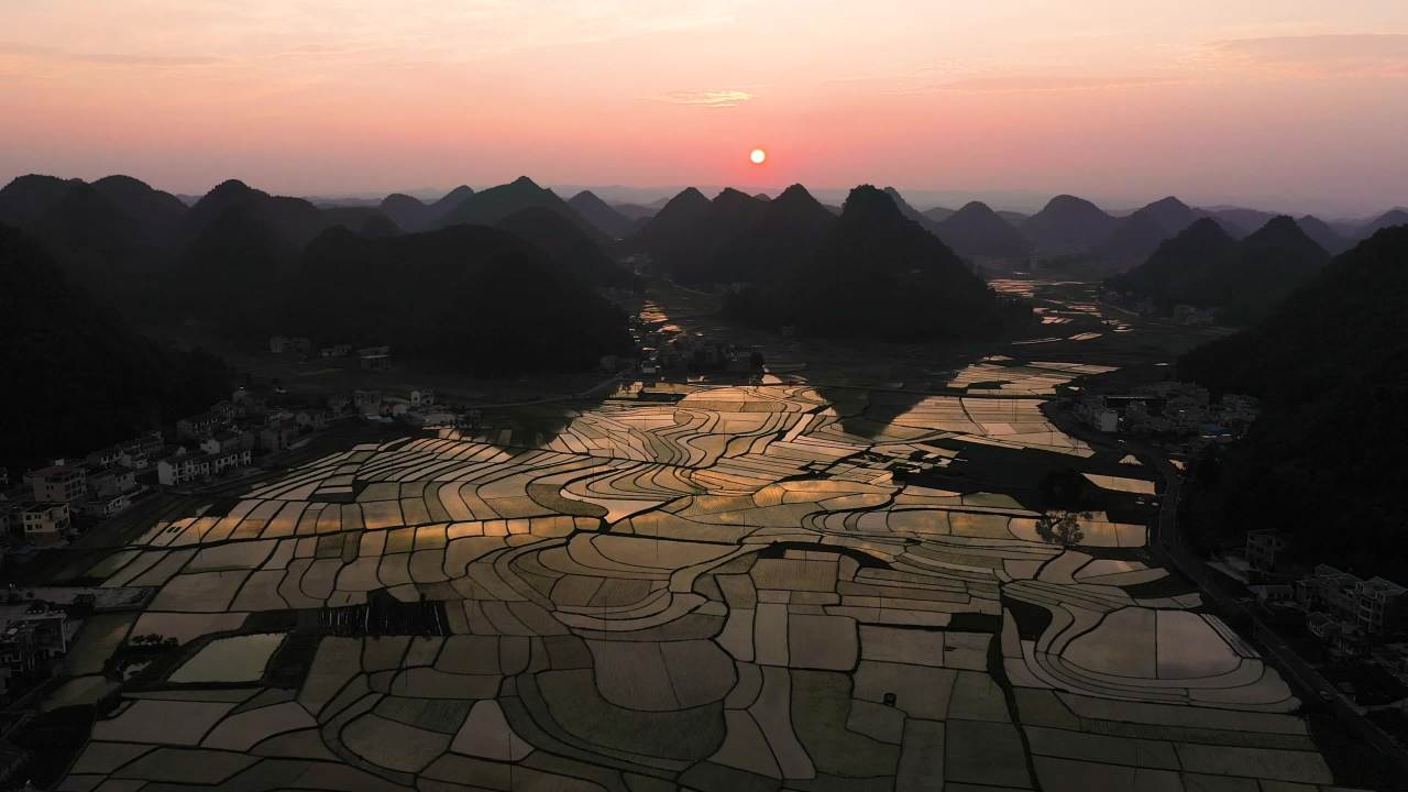 4k航拍山区稻田水田梯田日落