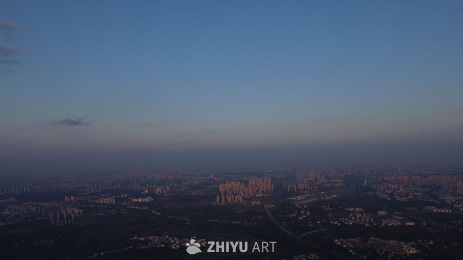 黄昏的城市全景