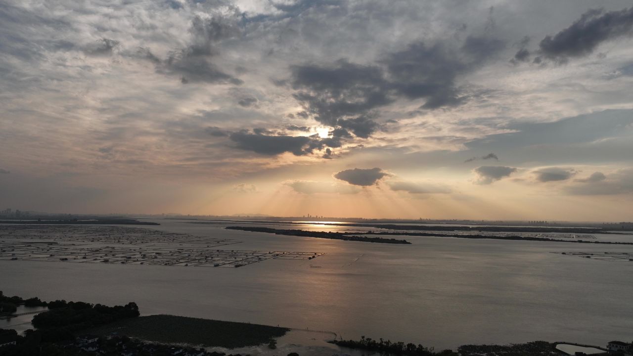 延时航拍苏州阳澄湖日落风光 1