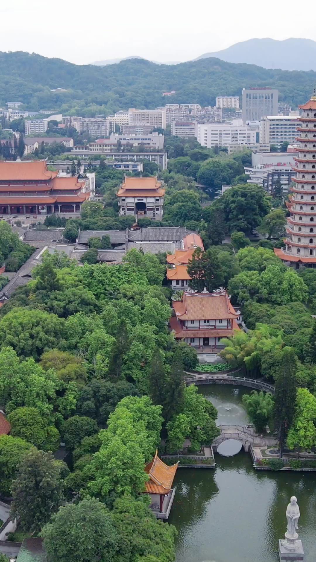  旅游景区福州西禅古寺竖屏航拍
