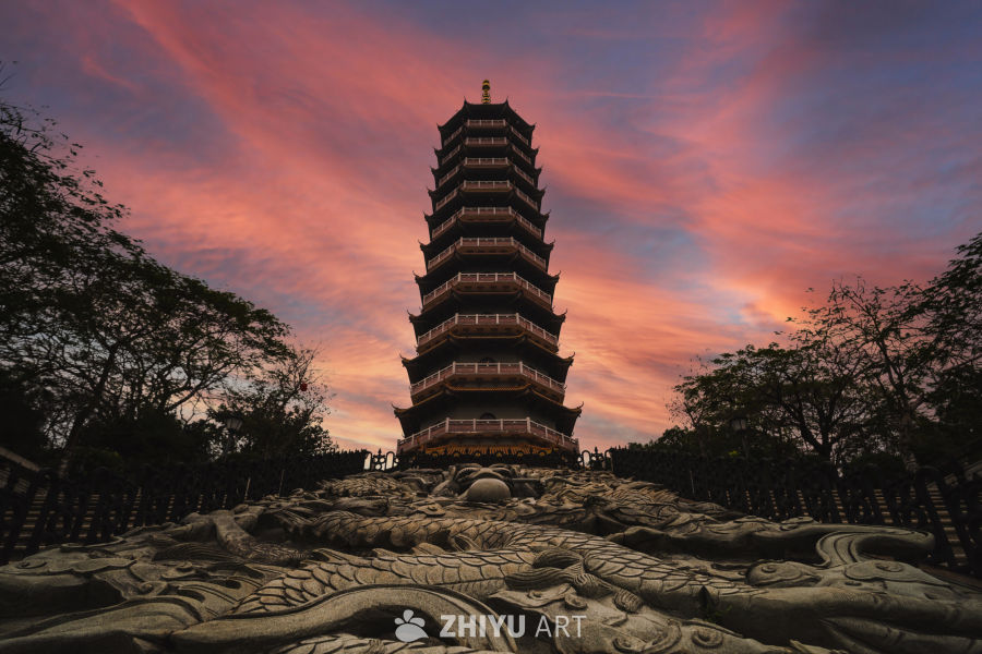 落日与塔