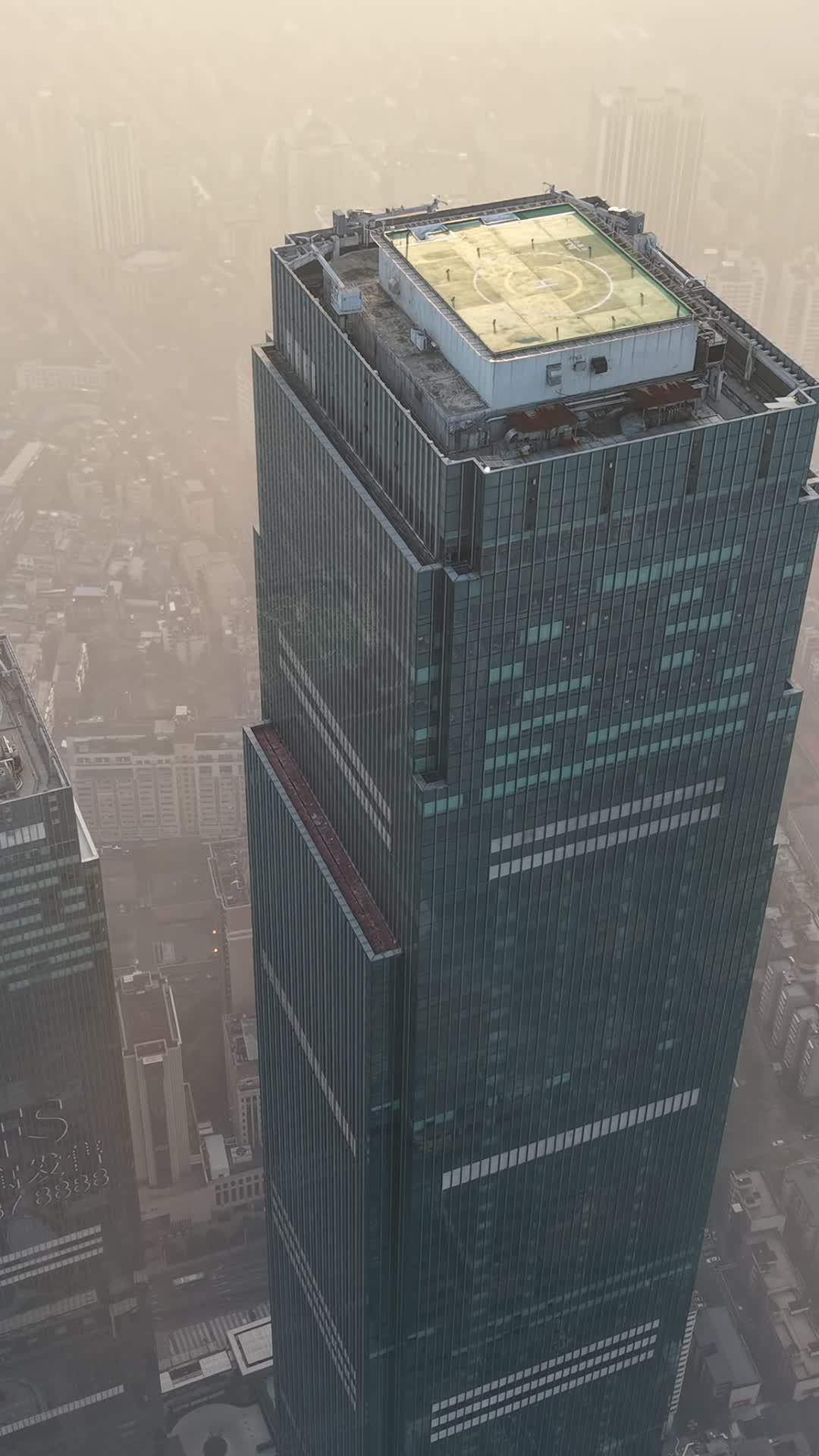 云端上的摩天大楼