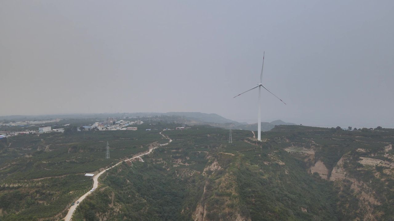 郑州荥阳风力发电机群