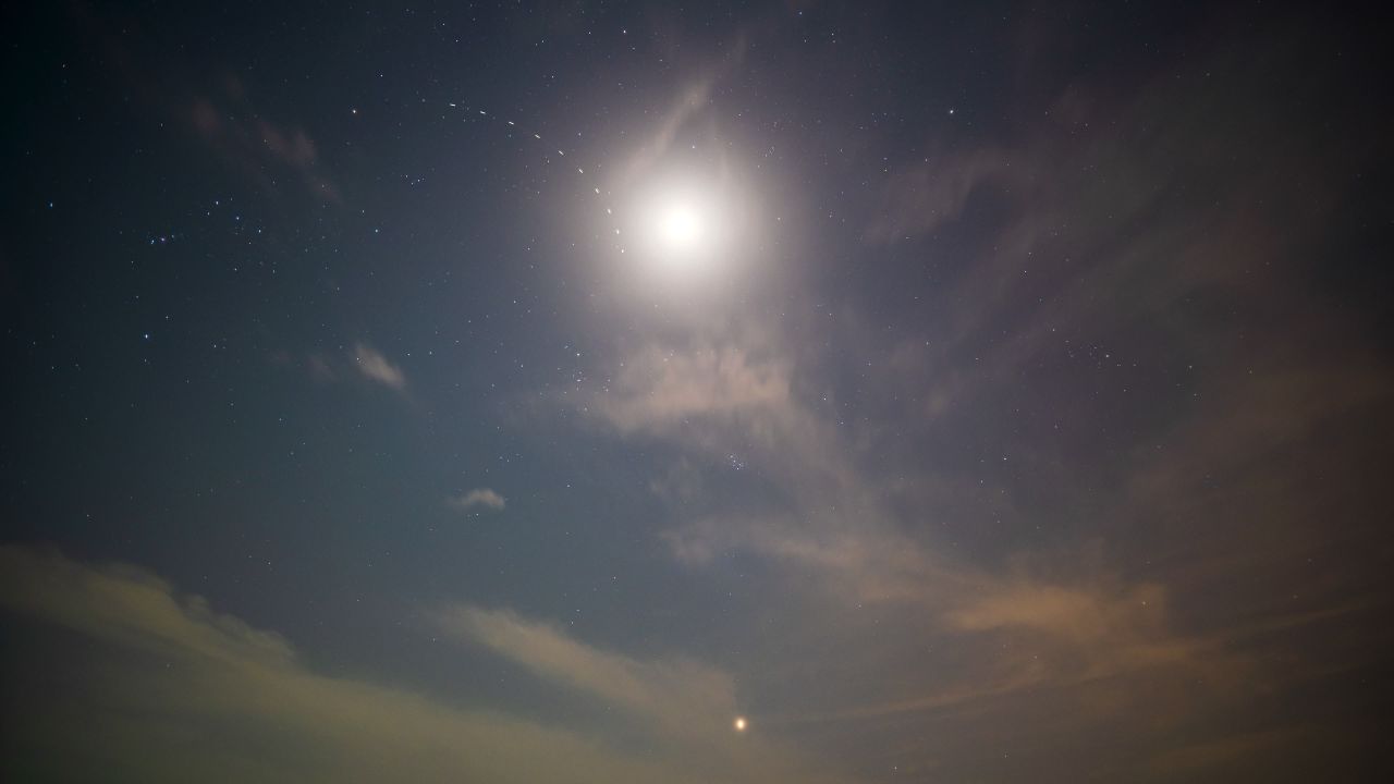 星星月亮夜晚天空银河浩瀚宇宙