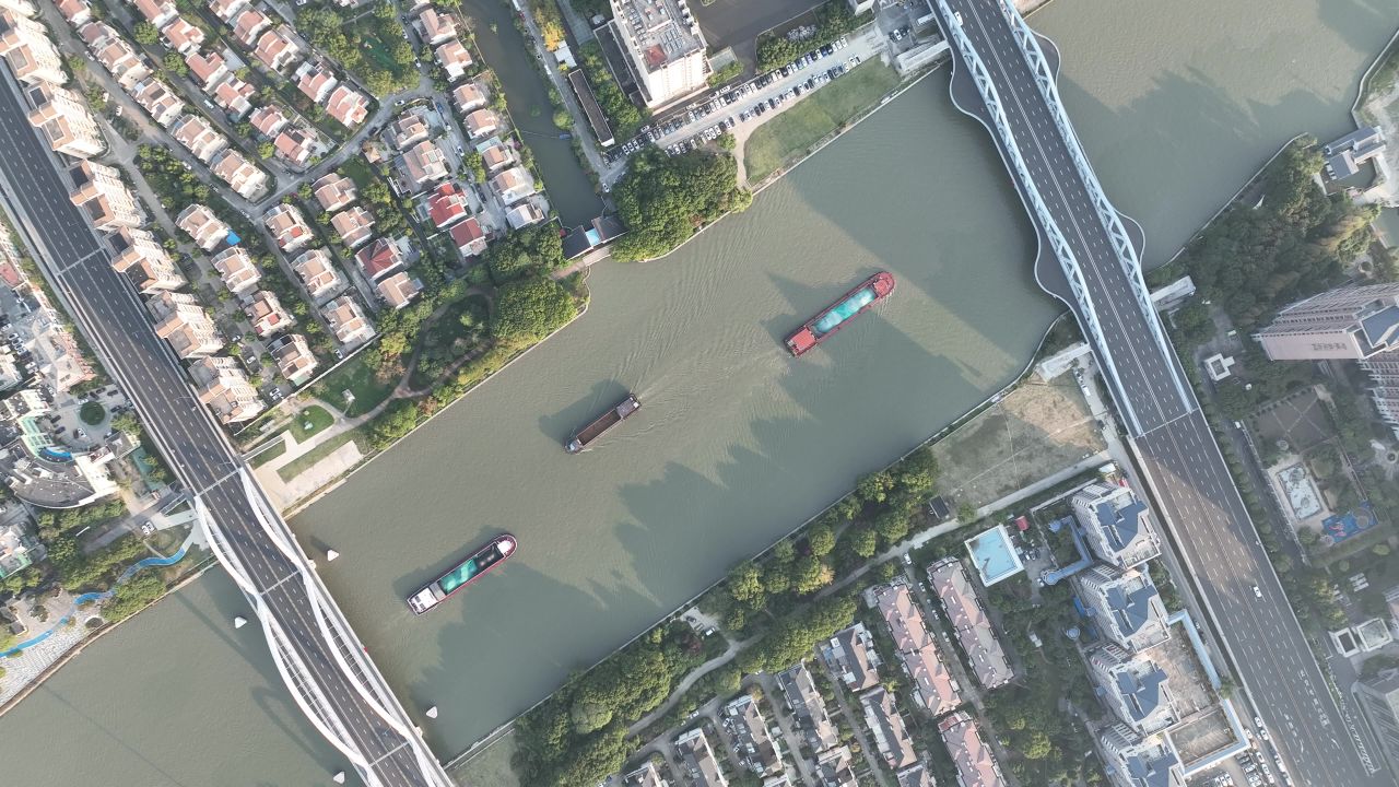4K航拍昆山城市风光河道航运 9