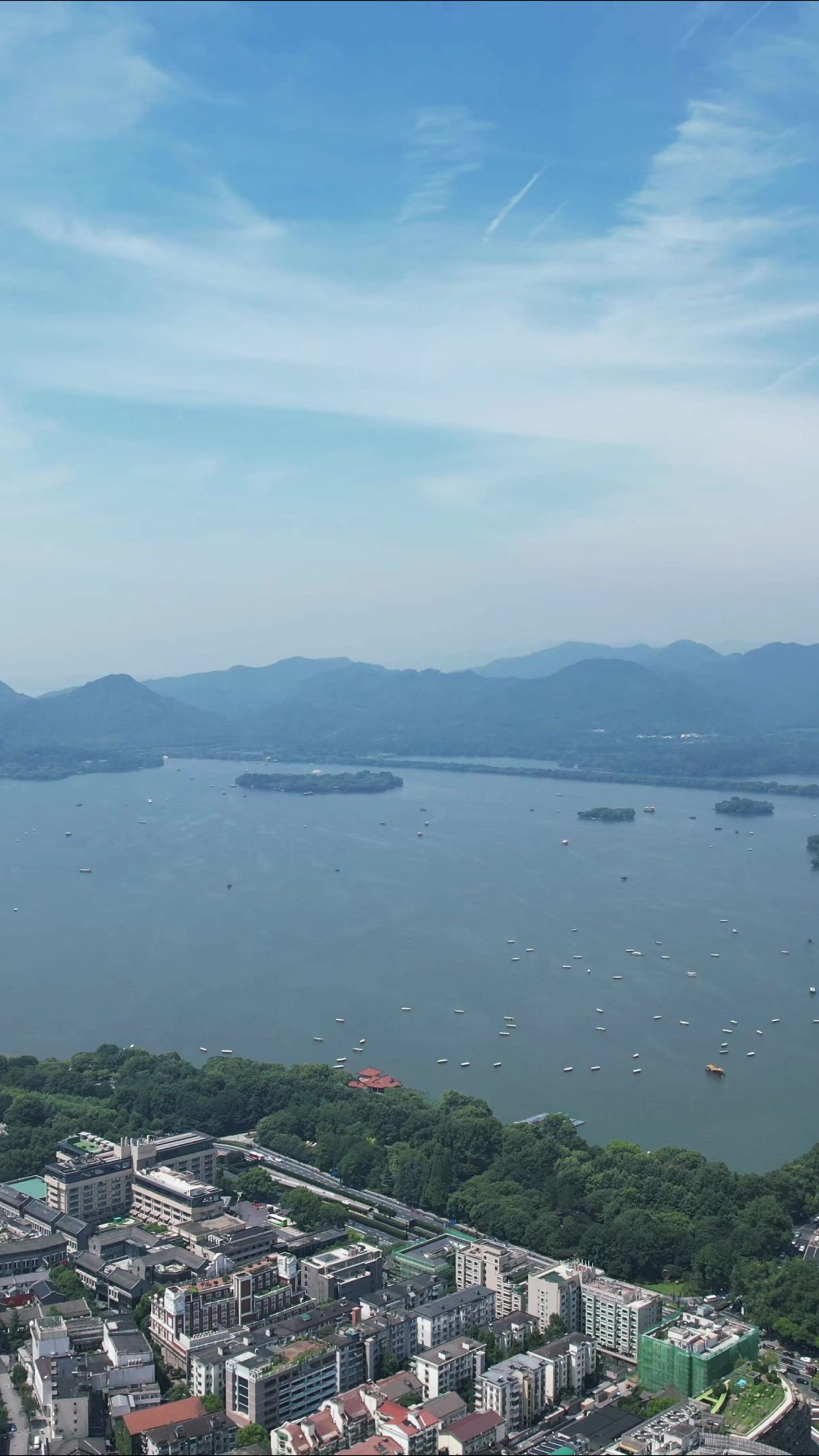 浙江杭州城市大景西湖竖屏航拍 