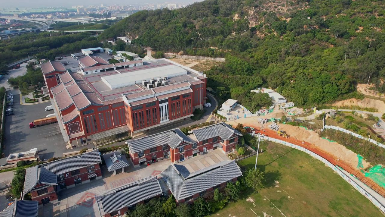 航拍厦门沧江会展中心