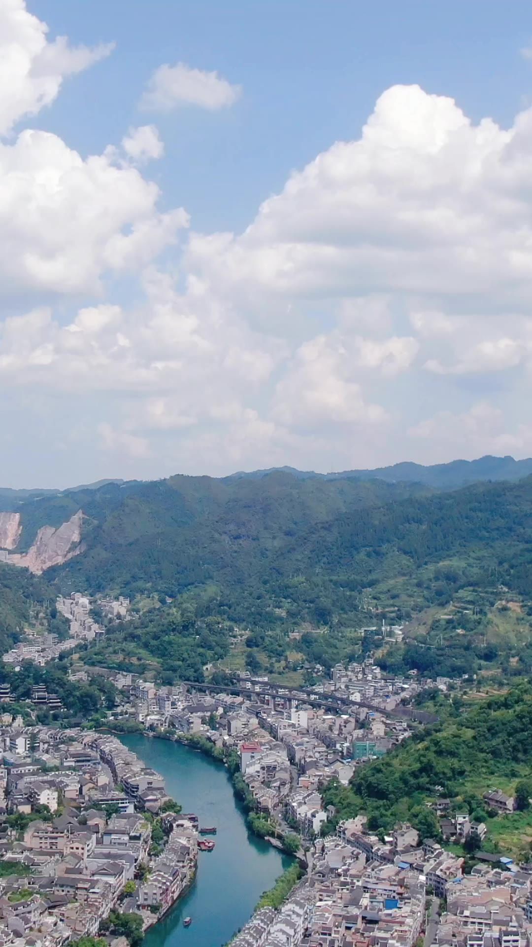  旅游景区贵州镇远古镇全景竖屏
