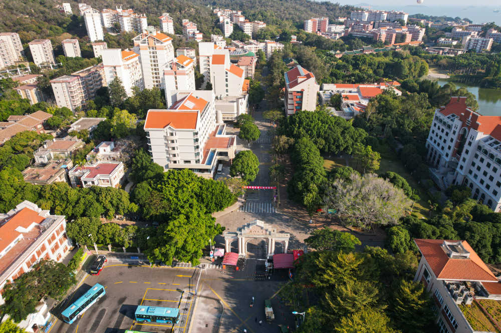 航拍厦门大学景观