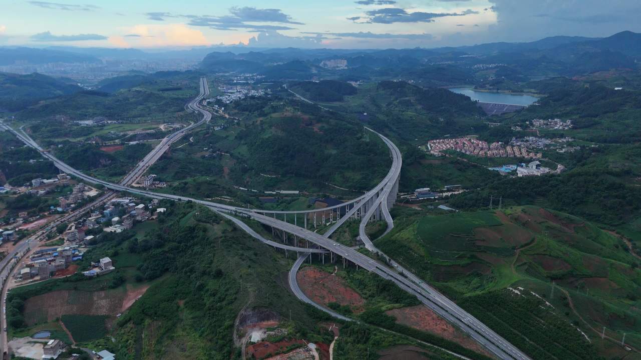 山间高速公路交响曲