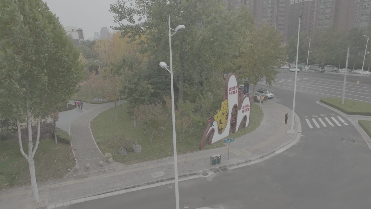 城市街头的宁静时光