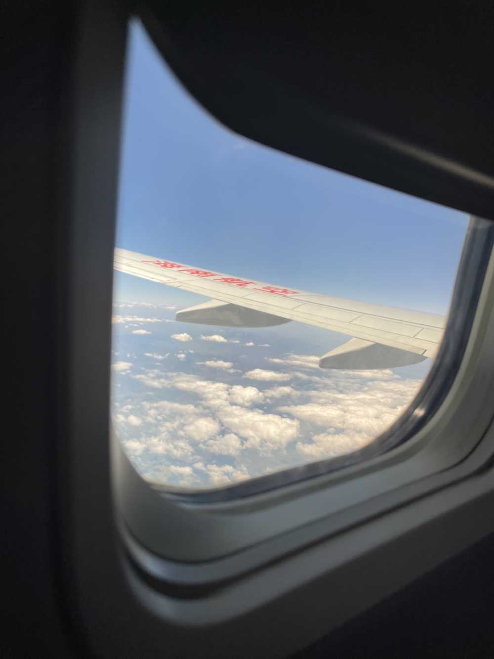 机窗外