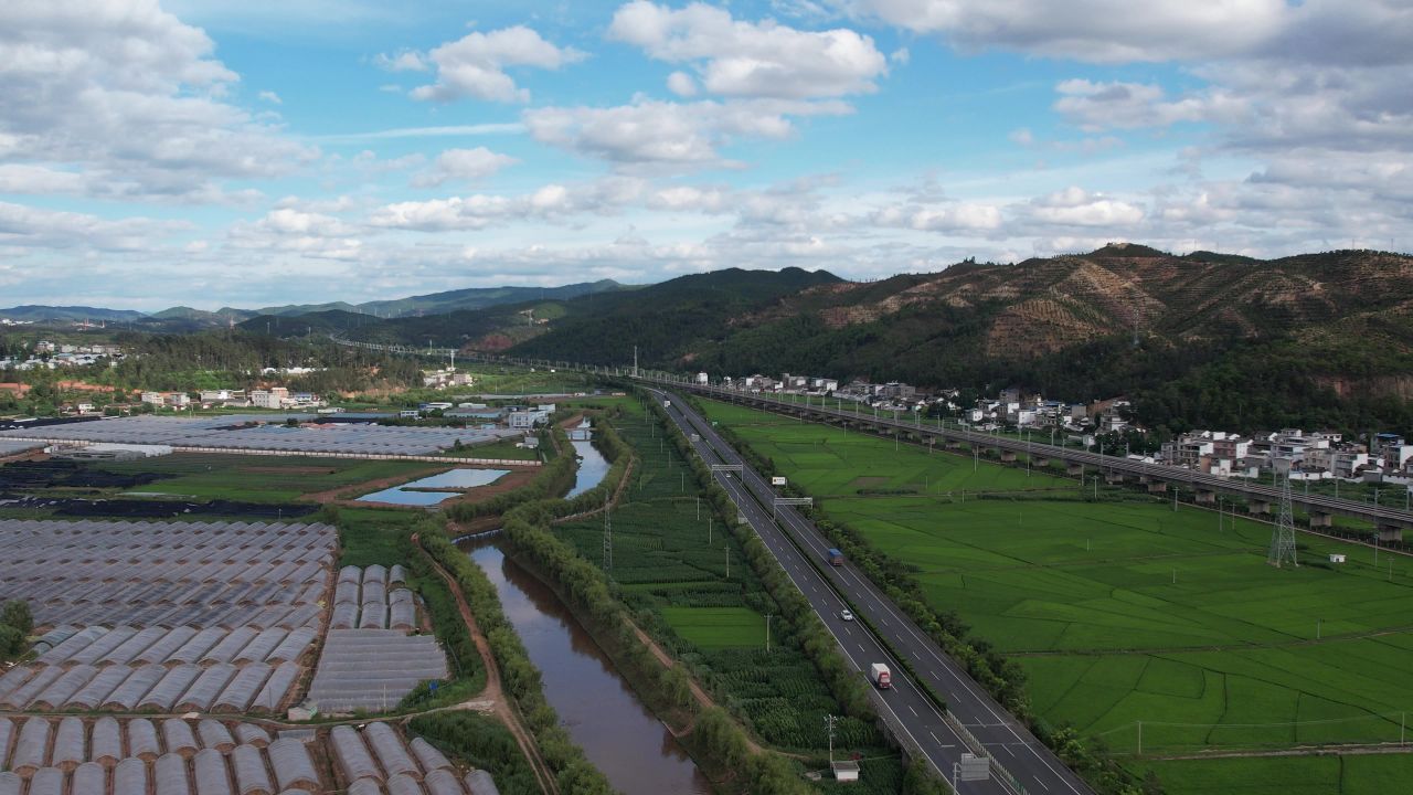 乡村振兴 高速公路与生态农村