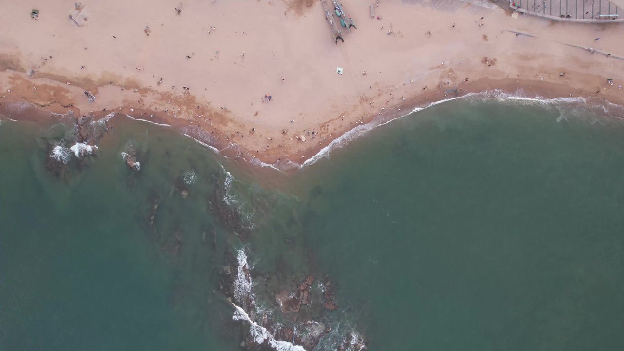 大海海浪沙滩焦石