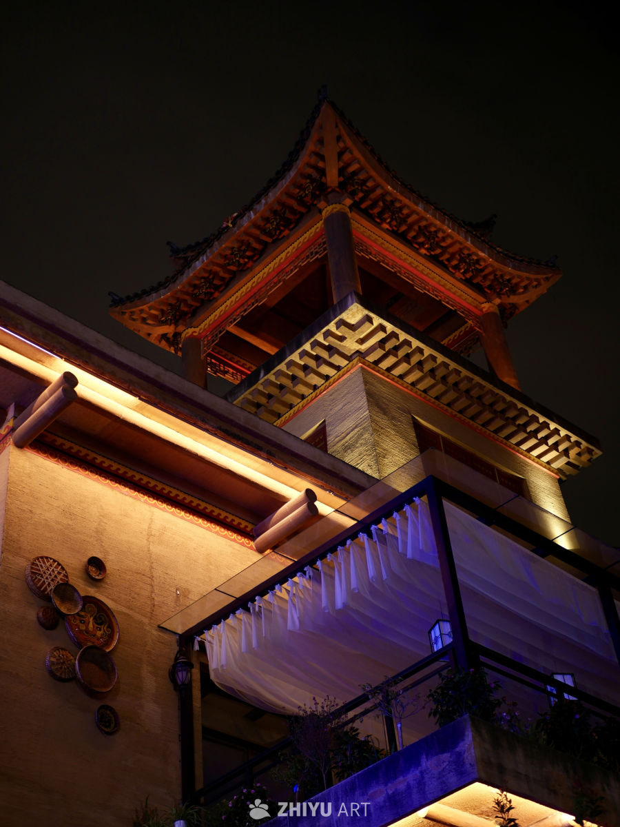 现代灯光与仿古建筑融合