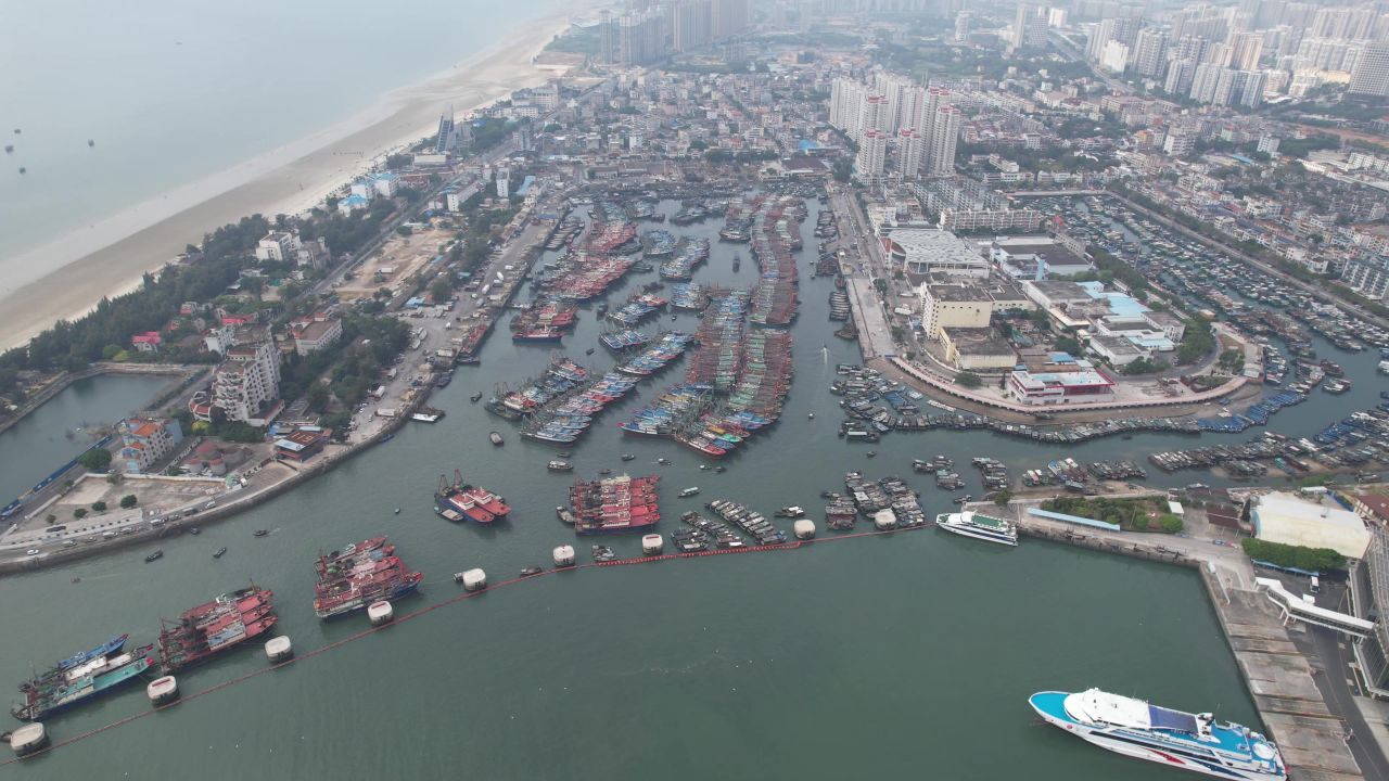 海边渔船广西北海海边风光航拍  