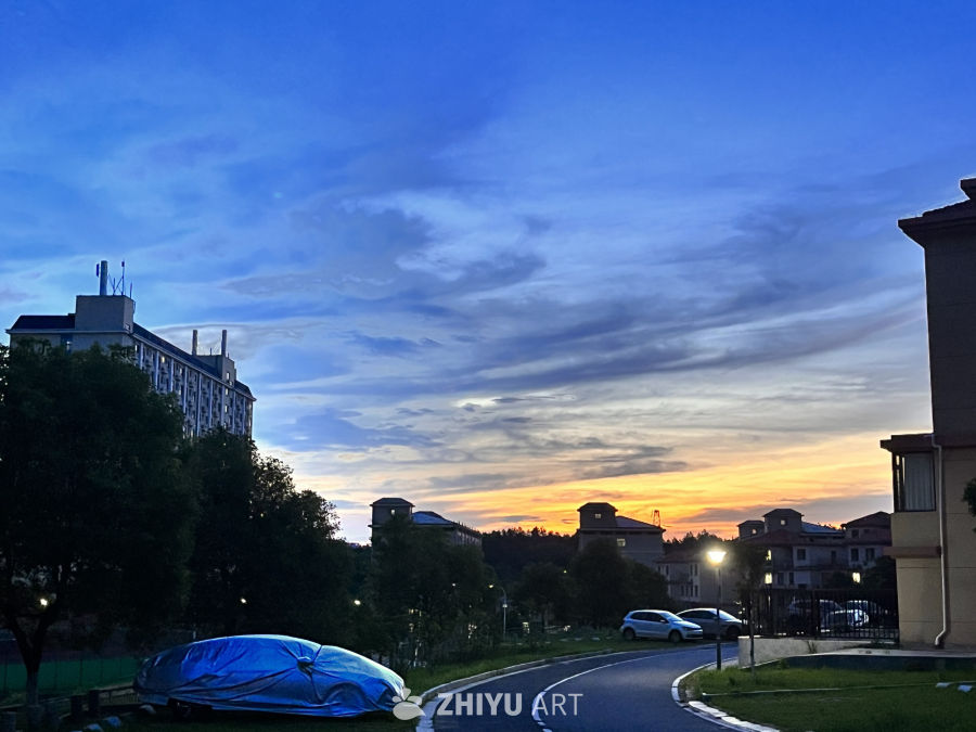 黄昏的城市剪影