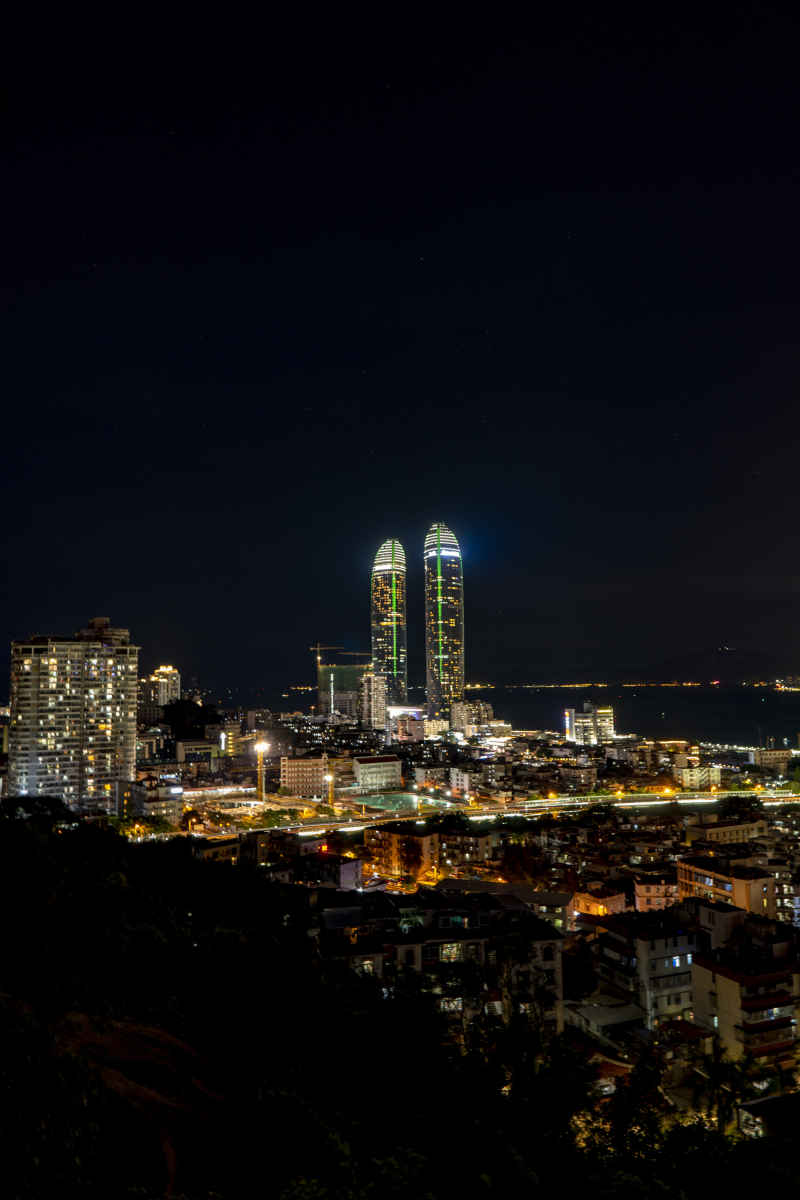福建厦门双子塔夜景灯光